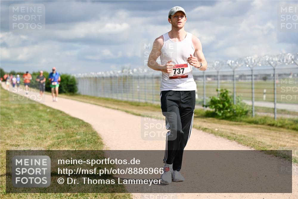 14.09.2025 - Airport Race Dr. Thomas Lammeyer http://msf.ph/oto/8886966 14.09.2025 12:48:44 Laufen 737 meine-sportfotos.de