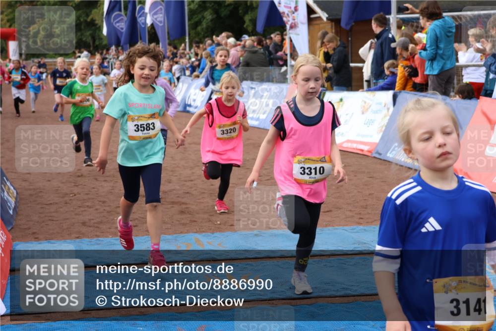 14.09.2025 - Airport Race Strokosch-Dieckow http://msf.ph/oto/8886990 14.09.2025 10:30:04 Ziel 3038, 3053, 3107, 3124, 3141, 3250, 3269, 3310, 3320, 3335, 3380, 3385, 3390, 3485, 3566, 3583, 3593, 3721, 3747 meine-sportfotos.de