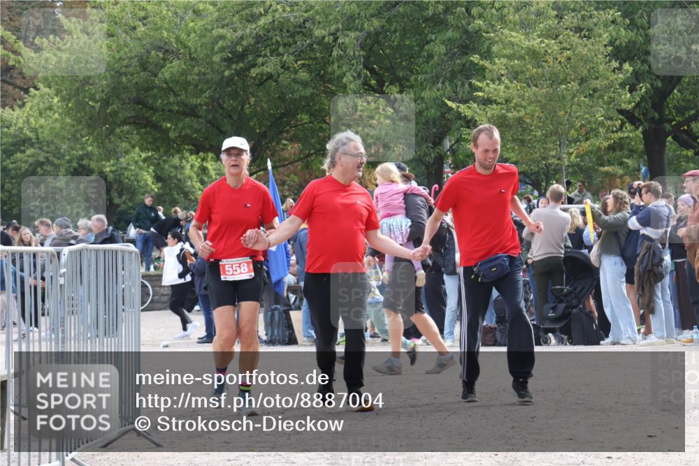 14.09.2025 - Stadtparktriathlon Strokosch-Dieckow http://msf.ph/oto/8887004 14.09.2025 11:32:32 Ziel 558, 817 meine-sportfotos.de