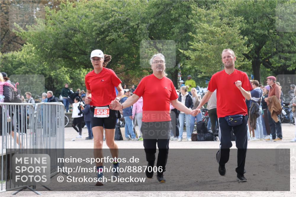14.09.2025 - Stadtparktriathlon Strokosch-Dieckow http://msf.ph/oto/8887006 14.09.2025 11:32:33 Ziel 558, 817 meine-sportfotos.de