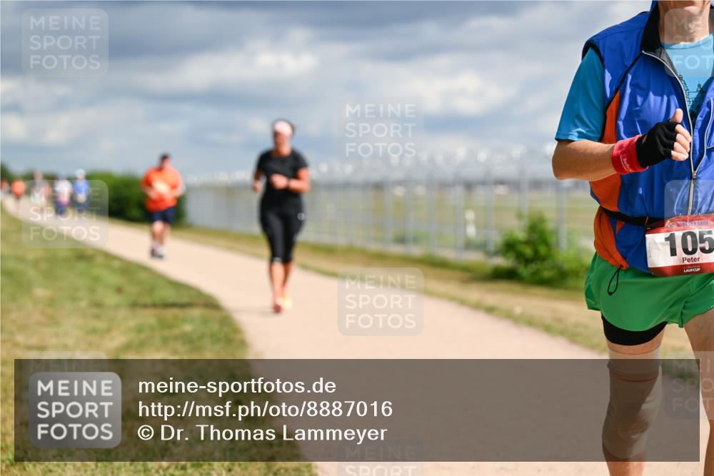 14.09.2025 - Airport Race Dr. Thomas Lammeyer http://msf.ph/oto/8887016 14.09.2025 12:48:57 Laufen 105 meine-sportfotos.de