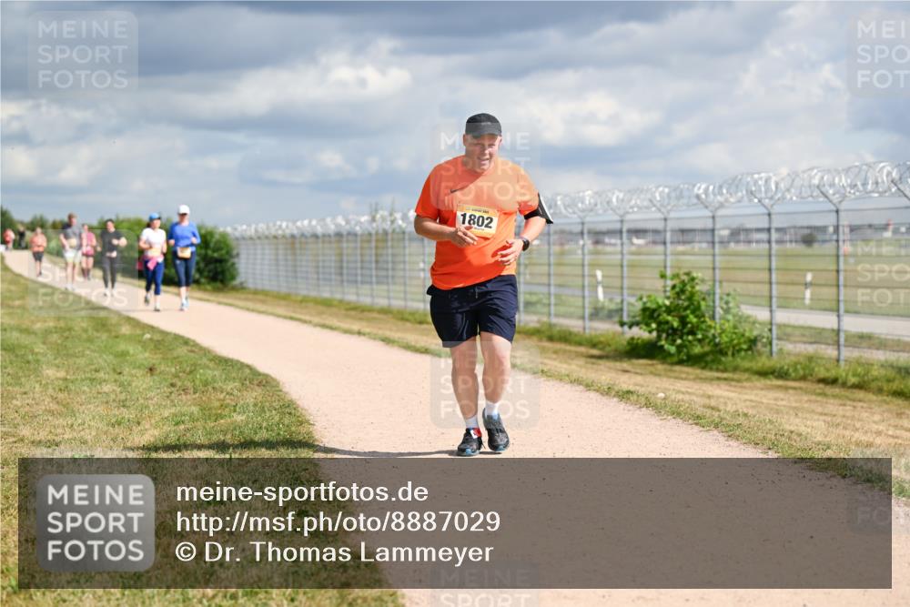 14.09.2025 - Airport Race Dr. Thomas Lammeyer http://msf.ph/oto/8887029 14.09.2025 12:49:06 Laufen 1802 meine-sportfotos.de