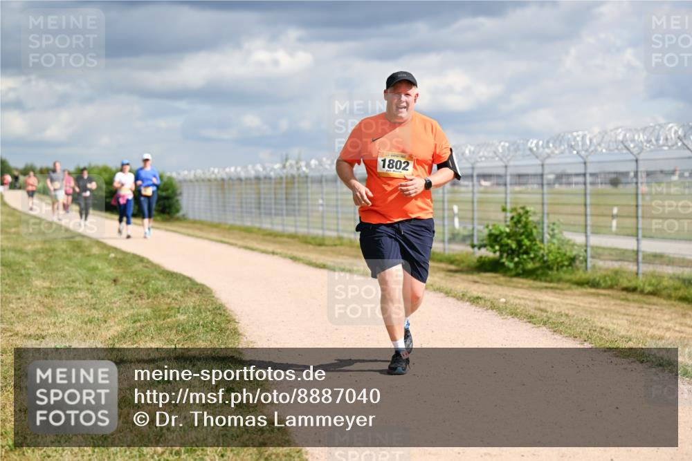 14.09.2025 - Airport Race Dr. Thomas Lammeyer http://msf.ph/oto/8887040 14.09.2025 12:49:06 Laufen 1802 meine-sportfotos.de