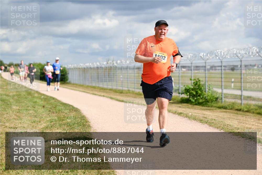 14.09.2025 - Airport Race Dr. Thomas Lammeyer http://msf.ph/oto/8887044 14.09.2025 12:49:06 Laufen 1902 meine-sportfotos.de