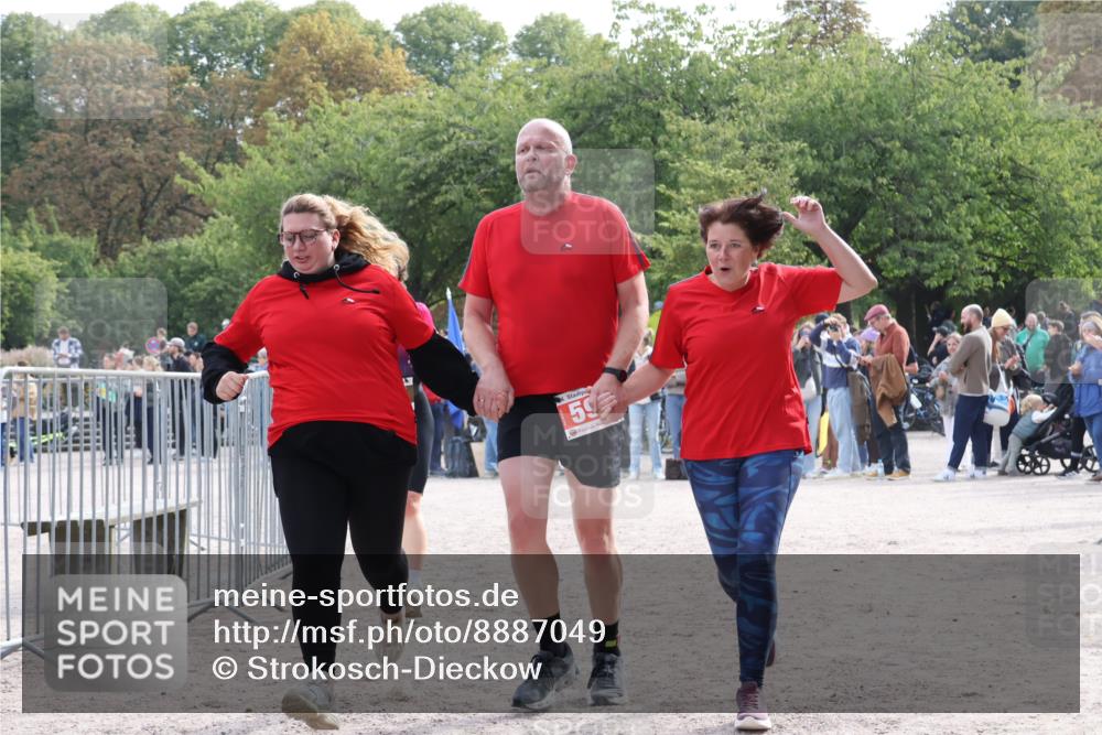 14.09.2025 - Stadtparktriathlon Strokosch-Dieckow http://msf.ph/oto/8887049 14.09.2025 11:32:45 Ziel 599, 677, 817 meine-sportfotos.de