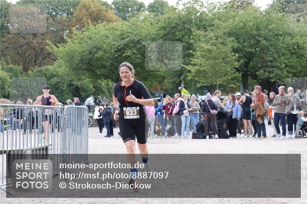 14.09.2025 - Stadtparktriathlon Strokosch-Dieckow http://msf.ph/oto/8887097 14.09.2025 11:33:29 Ziel 633, 705 meine-sportfotos.de