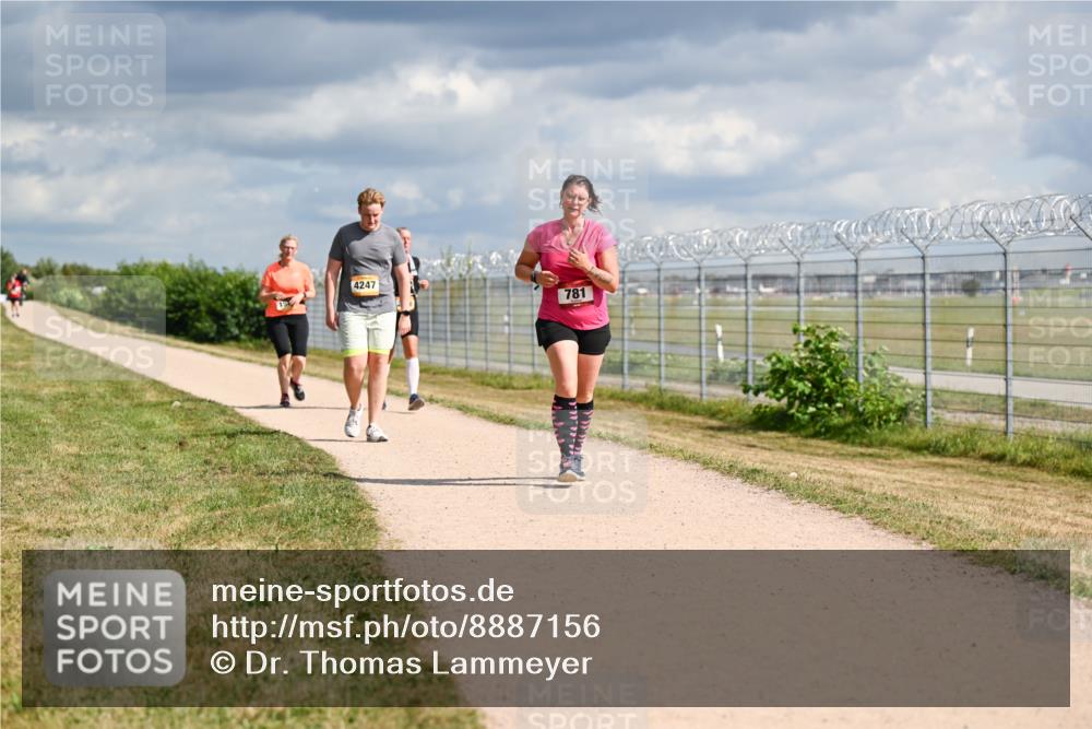 14.09.2025 - Airport Race Dr. Thomas Lammeyer http://msf.ph/oto/8887156 14.09.2025 12:49:29 Laufen 4247, 781 meine-sportfotos.de