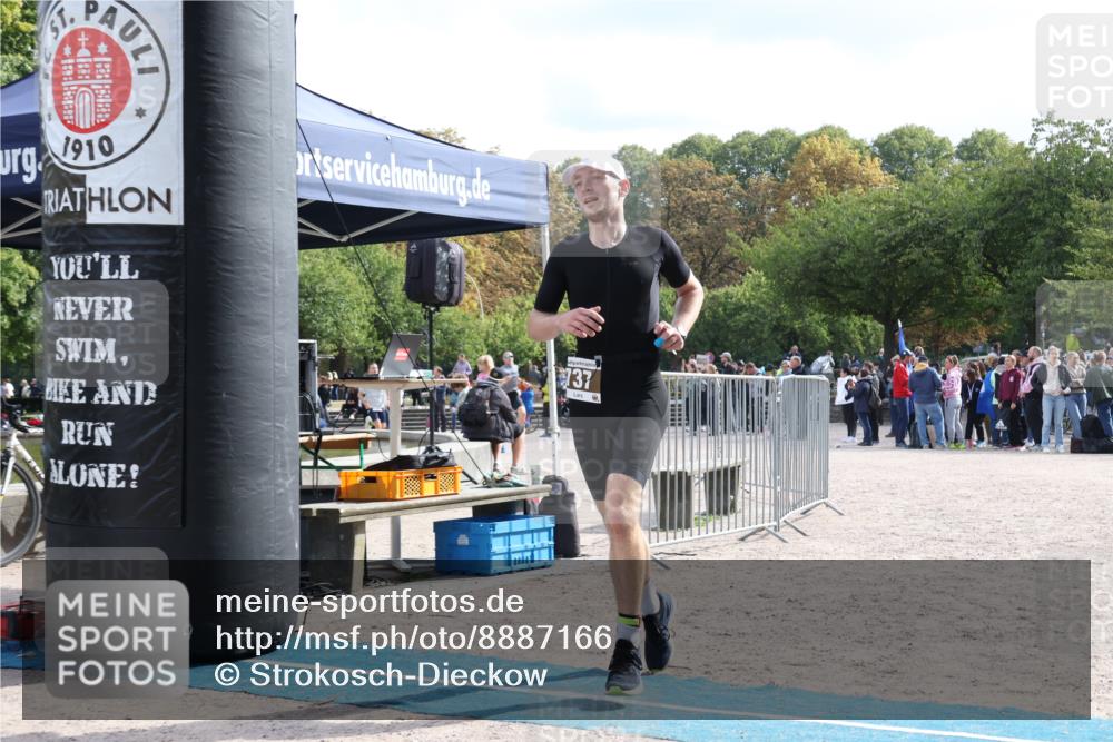 14.09.2025 - Stadtparktriathlon Strokosch-Dieckow http://msf.ph/oto/8887166 14.09.2025 11:34:29 Ziel 737, 782, 800, 804 meine-sportfotos.de