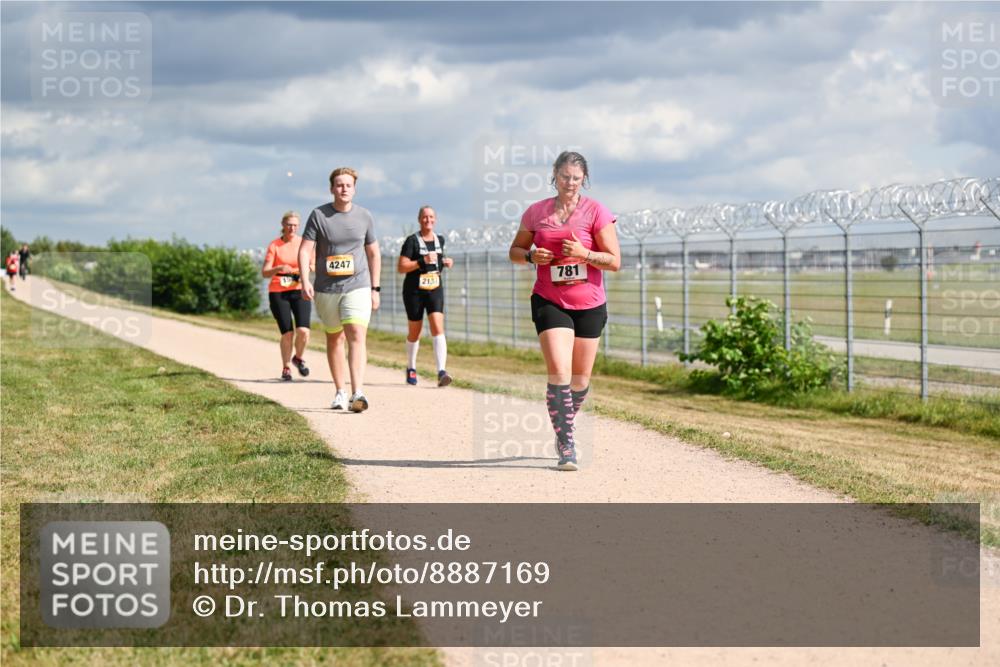 14.09.2025 - Airport Race Dr. Thomas Lammeyer http://msf.ph/oto/8887169 14.09.2025 12:49:29 Laufen 4247, 781 meine-sportfotos.de