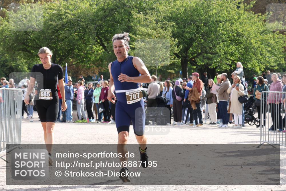 14.09.2025 - Stadtparktriathlon Strokosch-Dieckow http://msf.ph/oto/8887195 14.09.2025 11:34:56 Ziel 685, 767 meine-sportfotos.de