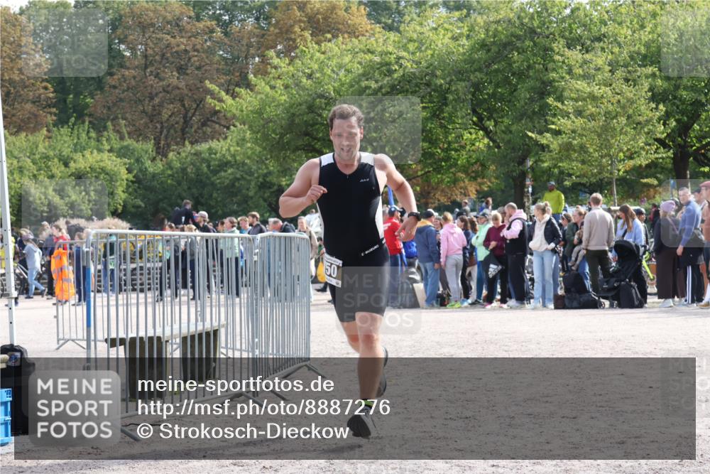 14.09.2025 - Stadtparktriathlon Strokosch-Dieckow http://msf.ph/oto/8887276 14.09.2025 11:35:28 Ziel 750, 811 meine-sportfotos.de