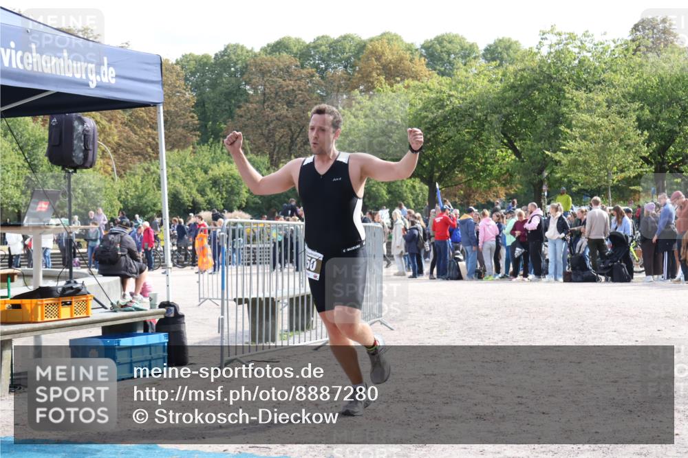 14.09.2025 - Stadtparktriathlon Strokosch-Dieckow http://msf.ph/oto/8887280 14.09.2025 11:35:28 Ziel 750, 811 meine-sportfotos.de