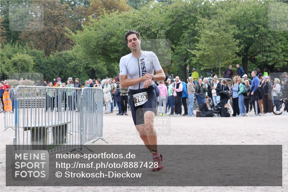 14.09.2025 - Stadtparktriathlon Strokosch-Dieckow http://msf.ph/oto/8887428 14.09.2025 11:38:39 Ziel 760 meine-sportfotos.de