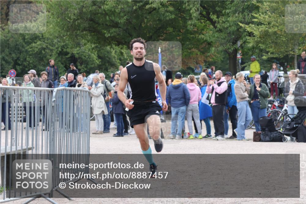 14.09.2025 - Stadtparktriathlon Strokosch-Dieckow http://msf.ph/oto/8887457 14.09.2025 11:39:25 Ziel 645, 766 meine-sportfotos.de