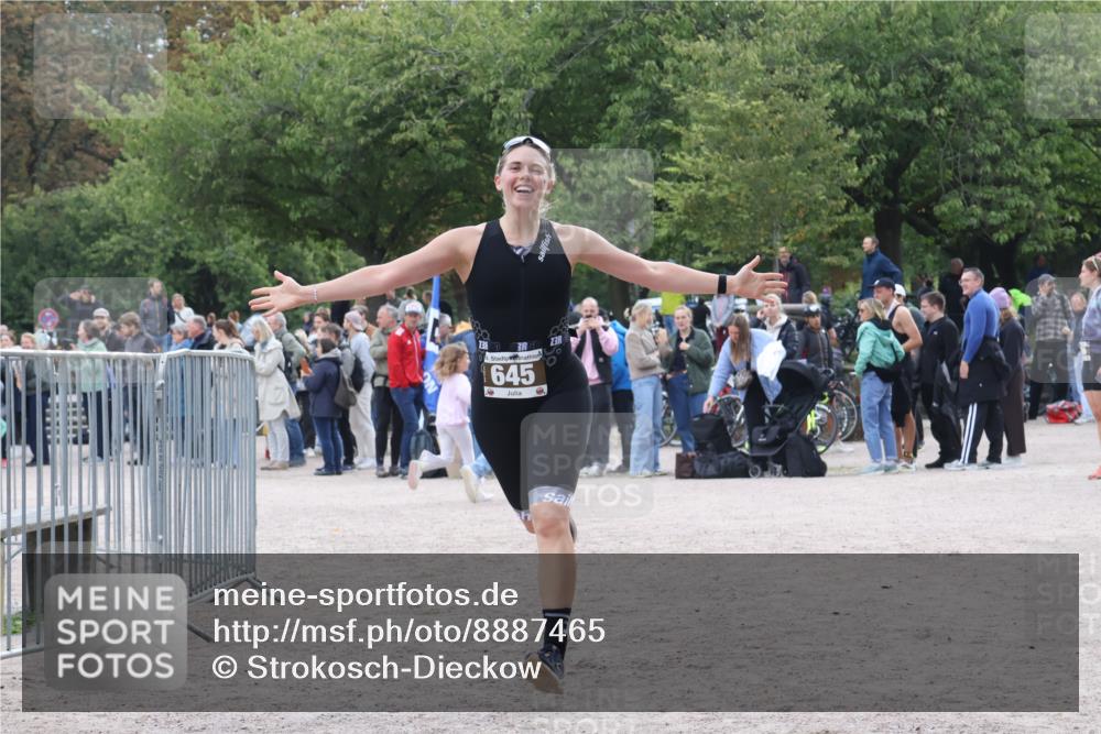 14.09.2025 - Stadtparktriathlon Strokosch-Dieckow http://msf.ph/oto/8887465 14.09.2025 11:39:29 Ziel 645, 766 meine-sportfotos.de