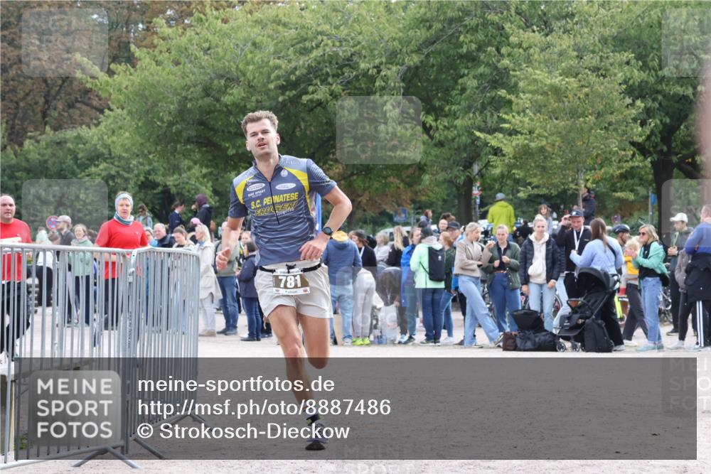 14.09.2025 - Stadtparktriathlon Strokosch-Dieckow http://msf.ph/oto/8887486 14.09.2025 11:41:39 Ziel 781 meine-sportfotos.de
