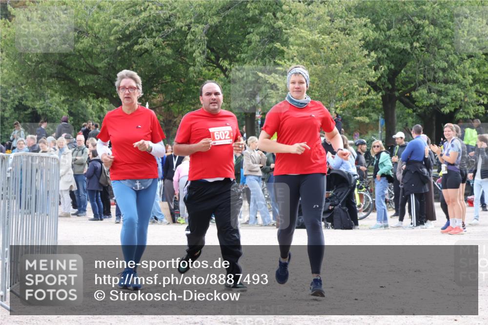 14.09.2025 - Stadtparktriathlon Strokosch-Dieckow http://msf.ph/oto/8887493 14.09.2025 11:41:42 Ziel 602, 781 meine-sportfotos.de
