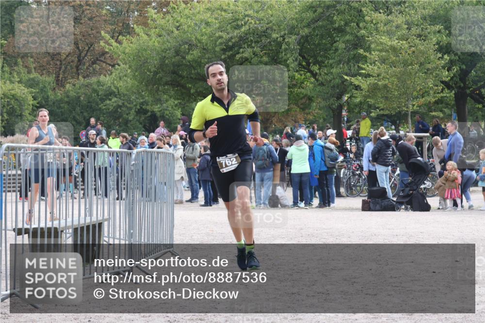 14.09.2025 - Stadtparktriathlon Strokosch-Dieckow http://msf.ph/oto/8887536 14.09.2025 11:42:46 Ziel 678, 714, 729, 762 meine-sportfotos.de