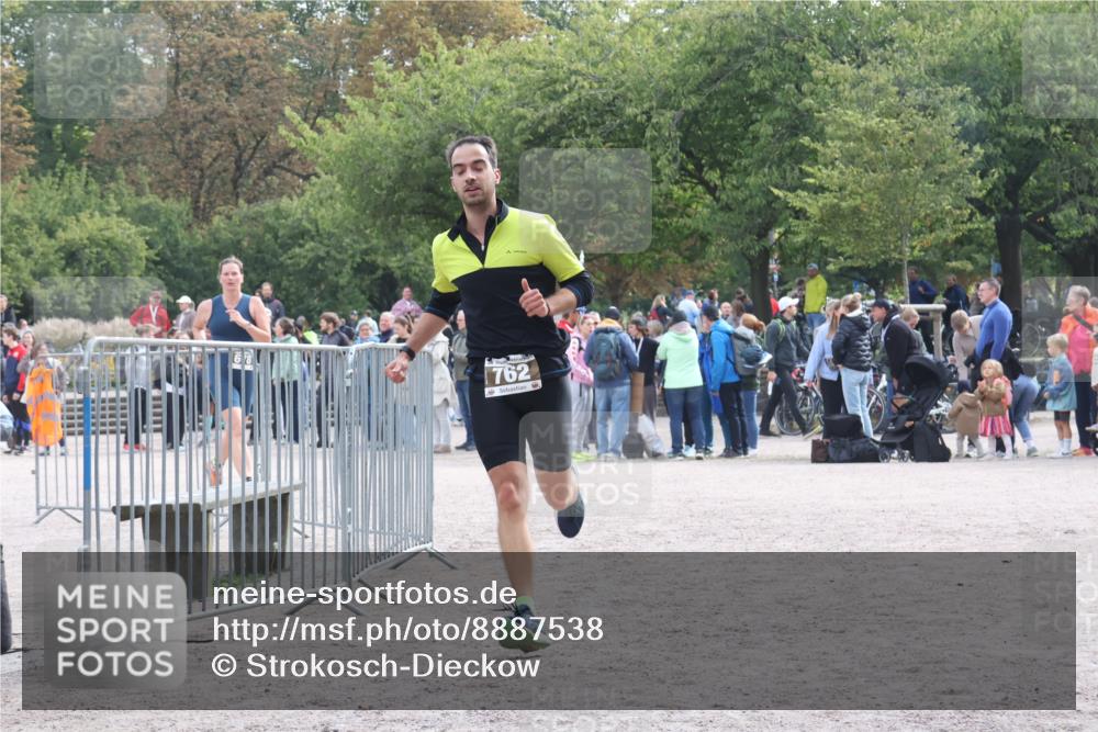 14.09.2025 - Stadtparktriathlon Strokosch-Dieckow http://msf.ph/oto/8887538 14.09.2025 11:42:47 Ziel 678, 714, 729, 762 meine-sportfotos.de