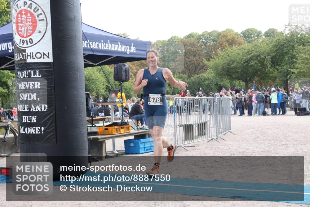 14.09.2025 - Stadtparktriathlon Strokosch-Dieckow http://msf.ph/oto/8887550 14.09.2025 11:42:52 Ziel 678, 762 meine-sportfotos.de