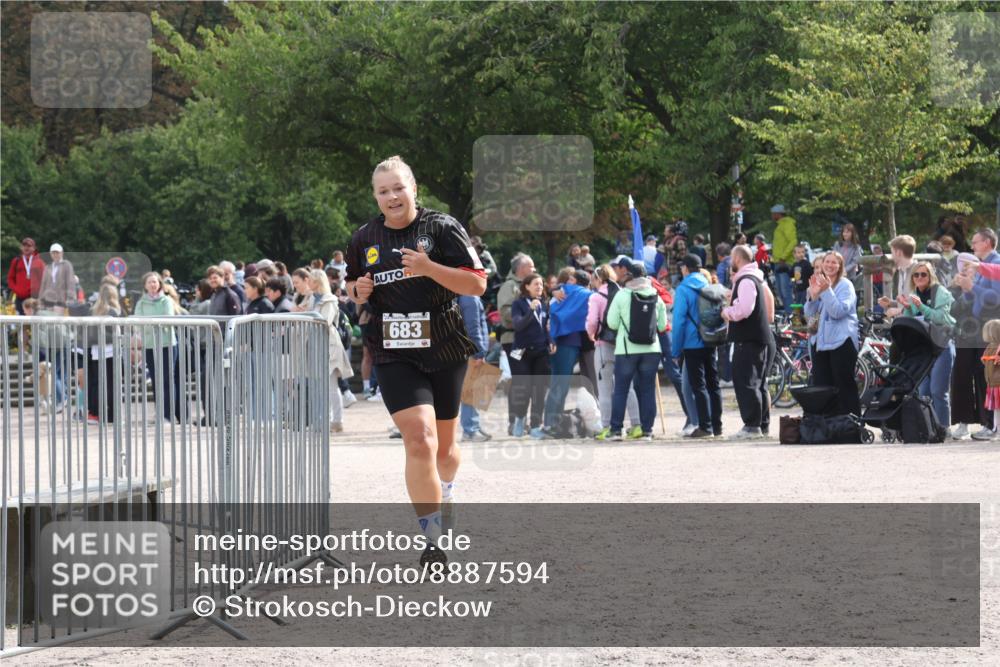 14.09.2025 - Stadtparktriathlon Strokosch-Dieckow http://msf.ph/oto/8887594 14.09.2025 11:44:06 Ziel 683 meine-sportfotos.de