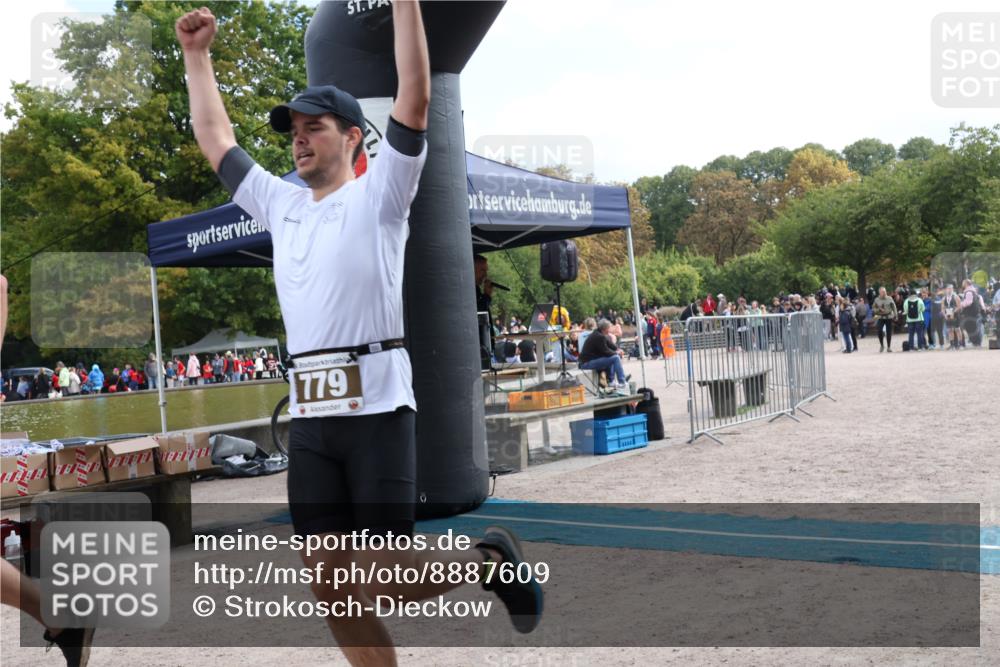 14.09.2025 - Stadtparktriathlon Strokosch-Dieckow http://msf.ph/oto/8887609 14.09.2025 11:44:26 Ziel 779, 785 meine-sportfotos.de
