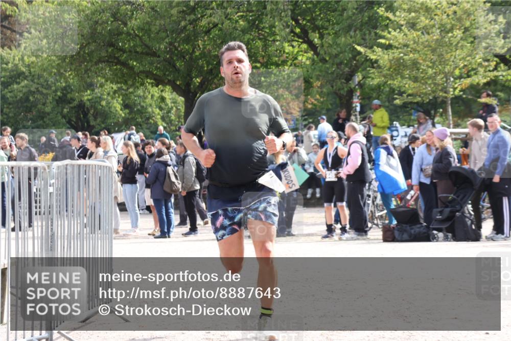 14.09.2025 - Stadtparktriathlon Strokosch-Dieckow http://msf.ph/oto/8887643 14.09.2025 11:45:39 Ziel 775 meine-sportfotos.de