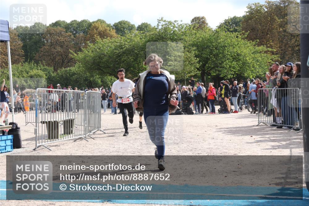 14.09.2025 - Stadtparktriathlon Strokosch-Dieckow http://msf.ph/oto/8887652 14.09.2025 11:46:06 Ziel 582 meine-sportfotos.de