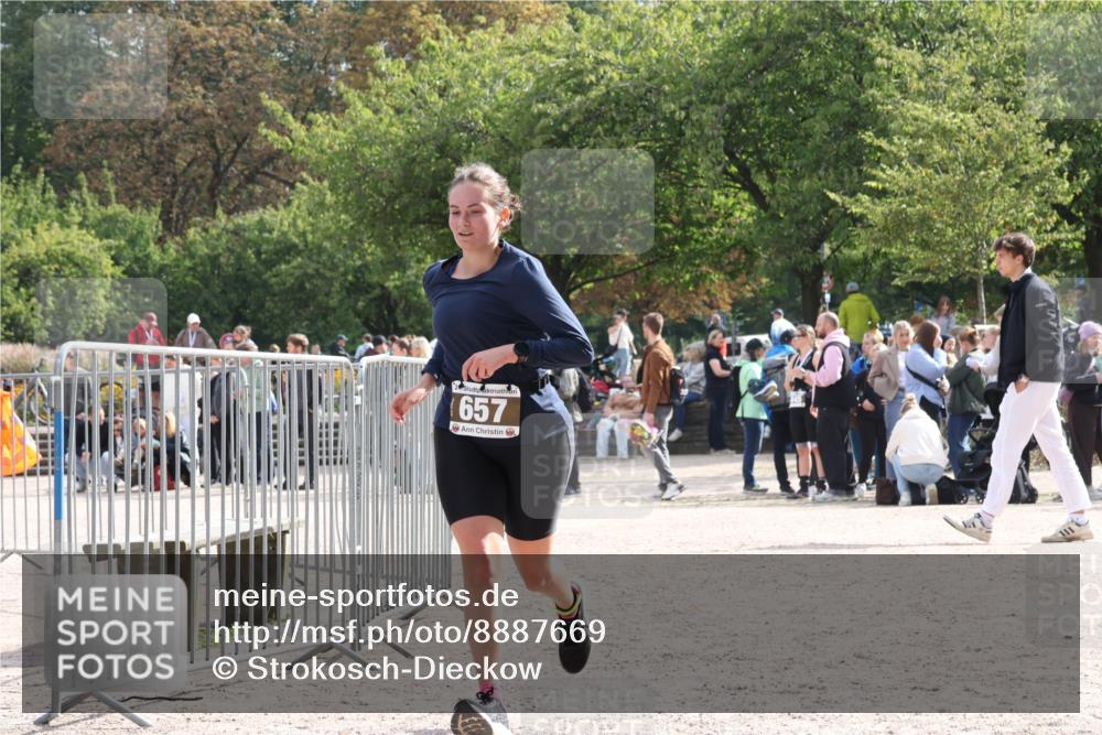 14.09.2025 - Stadtparktriathlon Strokosch-Dieckow http://msf.ph/oto/8887669 14.09.2025 11:46:24 Ziel 657 meine-sportfotos.de