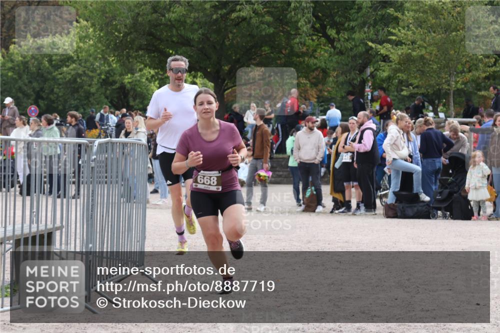 14.09.2025 - Stadtparktriathlon Strokosch-Dieckow http://msf.ph/oto/8887719 14.09.2025 11:48:27 Ziel 668, 808 meine-sportfotos.de
