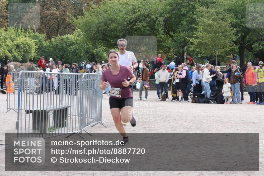 14.09.2025 - Stadtparktriathlon Strokosch-Dieckow http://msf.ph/oto/8887720 14.09.2025 11:48:28 Ziel 668, 808 meine-sportfotos.de