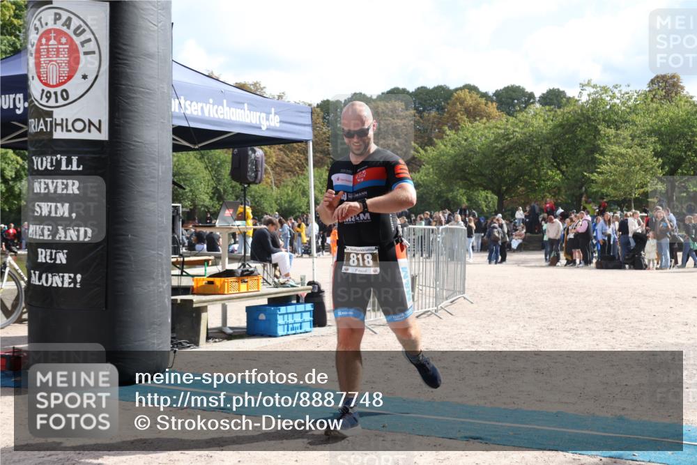 14.09.2025 - Stadtparktriathlon Strokosch-Dieckow http://msf.ph/oto/8887748 14.09.2025 11:48:48 Ziel 818 meine-sportfotos.de