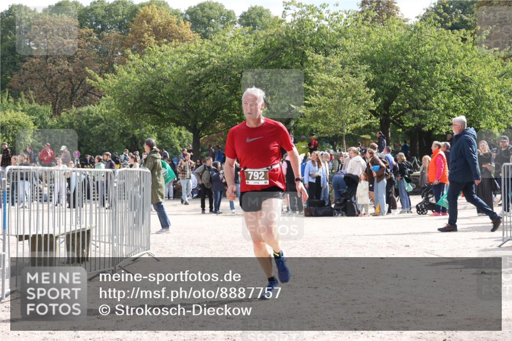 14.09.2025 - Stadtparktriathlon Strokosch-Dieckow http://msf.ph/oto/8887757 14.09.2025 11:49:02 Ziel 792 meine-sportfotos.de