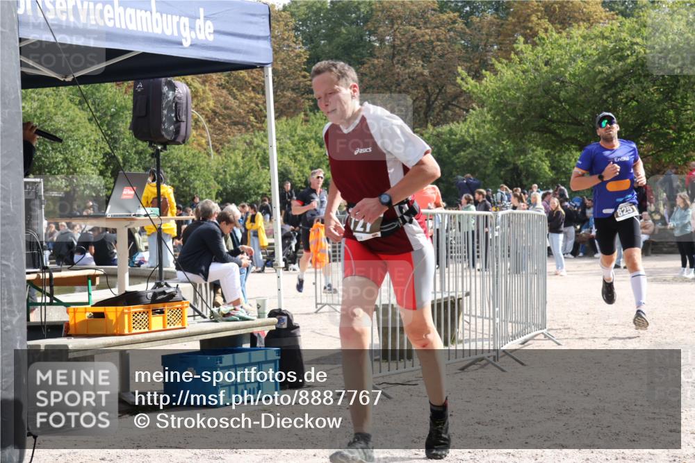 14.09.2025 - Stadtparktriathlon Strokosch-Dieckow http://msf.ph/oto/8887767 14.09.2025 11:49:26 Ziel 721, 780, 803, 825 meine-sportfotos.de