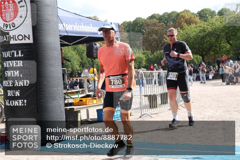 14.09.2025 - Stadtparktriathlon Strokosch-Dieckow http://msf.ph/oto/8887782 14.09.2025 11:49:31 Ziel 721, 780, 803, 825 meine-sportfotos.de