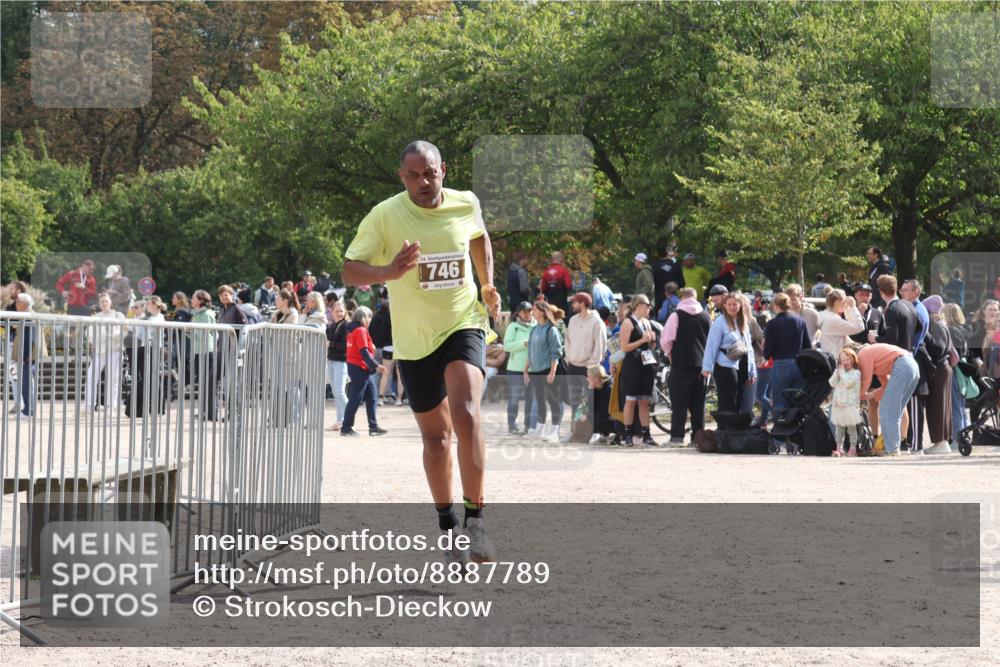 14.09.2025 - Stadtparktriathlon Strokosch-Dieckow http://msf.ph/oto/8887789 14.09.2025 11:50:01 Ziel 746 meine-sportfotos.de