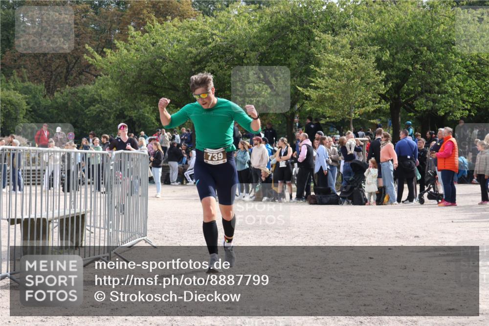 14.09.2025 - Stadtparktriathlon Strokosch-Dieckow http://msf.ph/oto/8887799 14.09.2025 11:50:39 Ziel 627, 739 meine-sportfotos.de