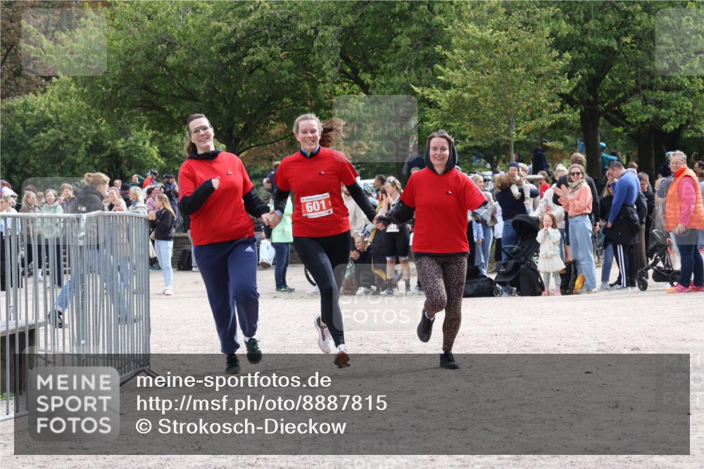 14.09.2025 - Stadtparktriathlon Strokosch-Dieckow http://msf.ph/oto/8887815 14.09.2025 11:50:52 Ziel 601 meine-sportfotos.de