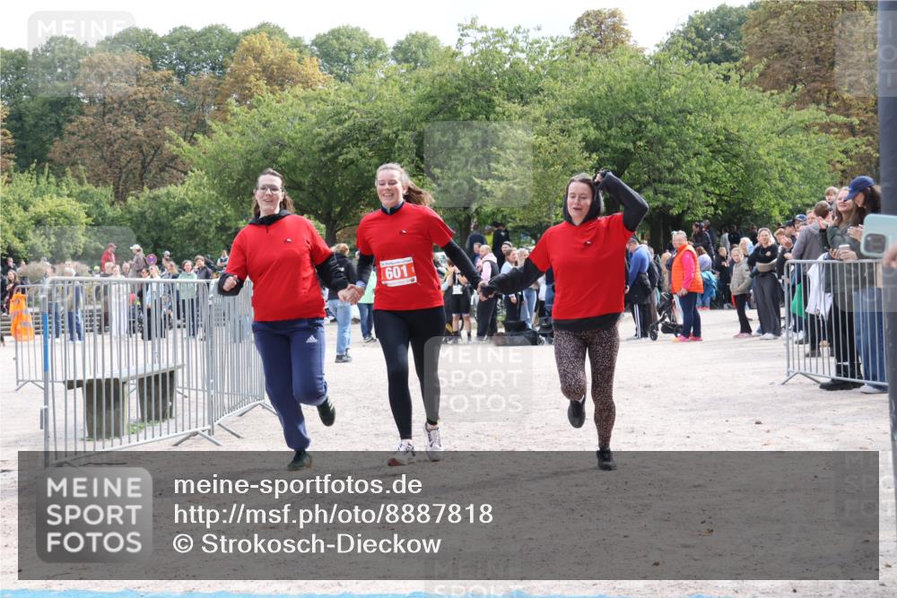 14.09.2025 - Stadtparktriathlon Strokosch-Dieckow http://msf.ph/oto/8887818 14.09.2025 11:50:53 Ziel 601 meine-sportfotos.de