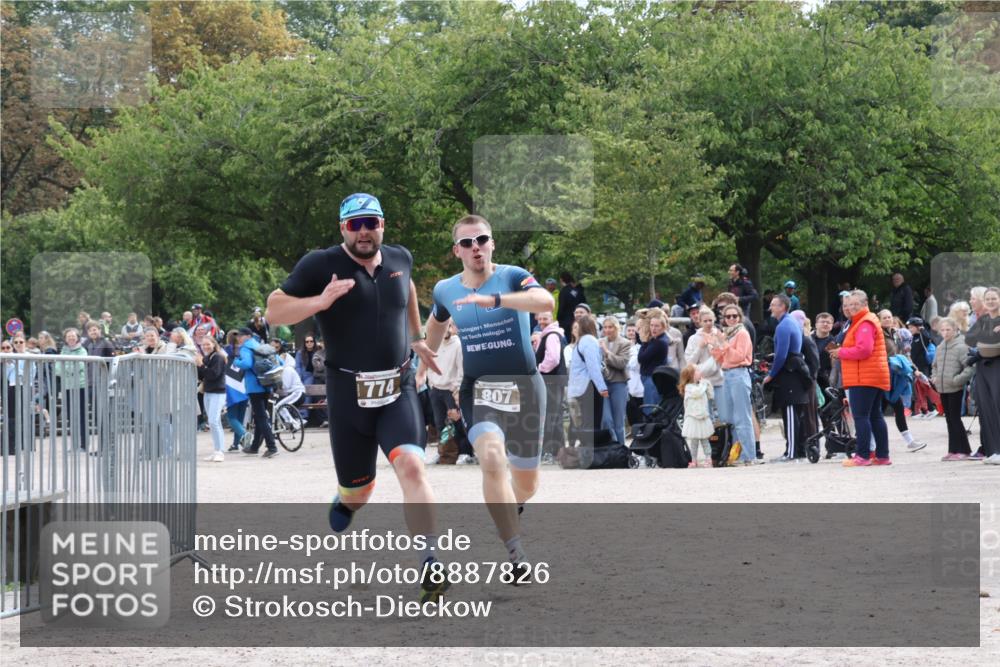 14.09.2025 - Stadtparktriathlon Strokosch-Dieckow http://msf.ph/oto/8887826 14.09.2025 11:51:01 Ziel 774, 807 meine-sportfotos.de