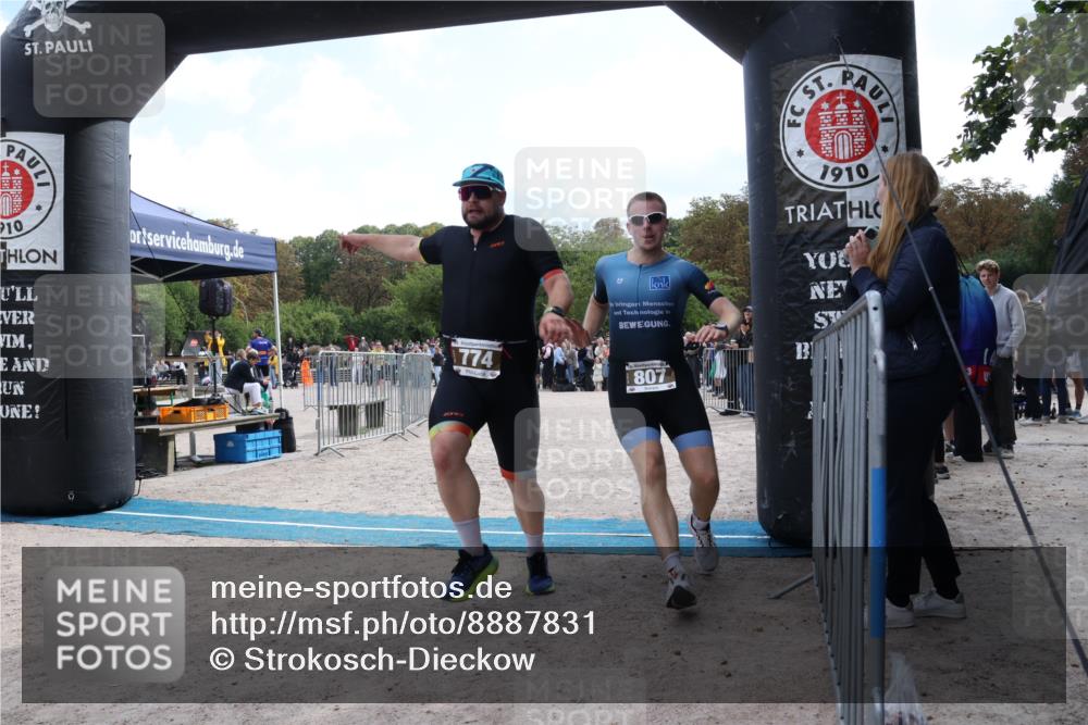 14.09.2025 - Stadtparktriathlon Strokosch-Dieckow http://msf.ph/oto/8887831 14.09.2025 11:51:03 Ziel 697, 774, 807 meine-sportfotos.de