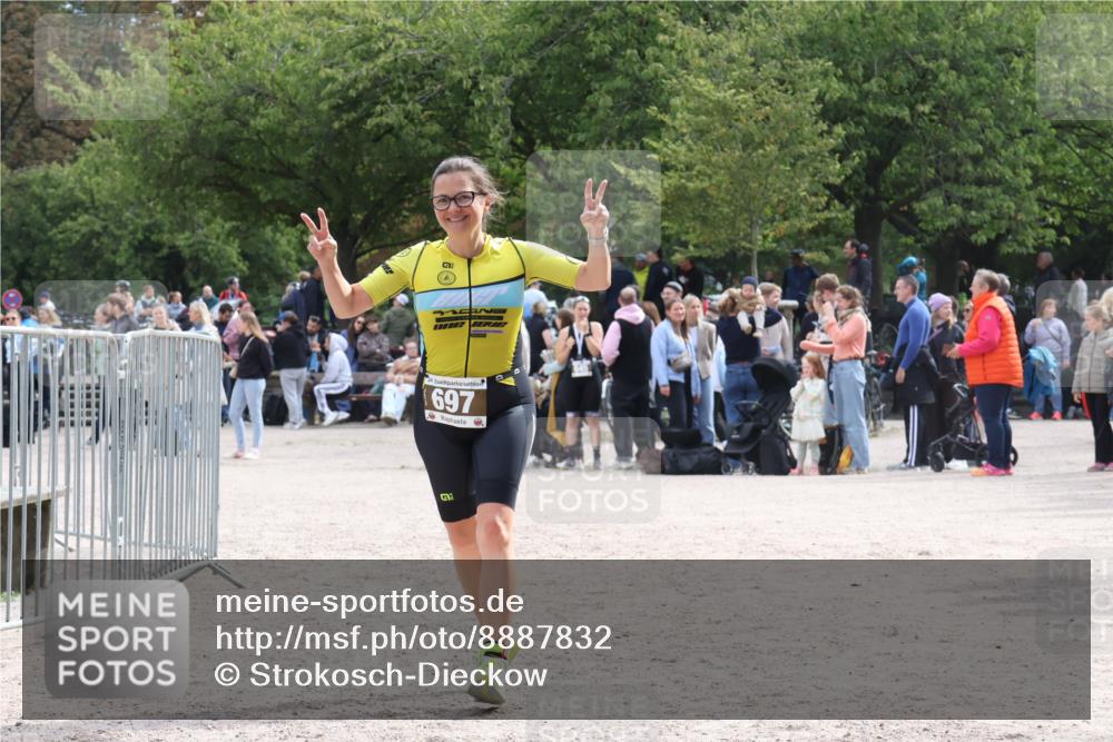 14.09.2025 - Stadtparktriathlon Strokosch-Dieckow http://msf.ph/oto/8887832 14.09.2025 11:51:09 Ziel 697 meine-sportfotos.de
