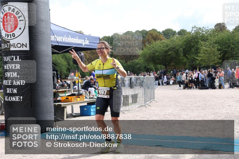 14.09.2025 - Stadtparktriathlon Strokosch-Dieckow http://msf.ph/oto/8887838 14.09.2025 11:51:12 Ziel 697 meine-sportfotos.de