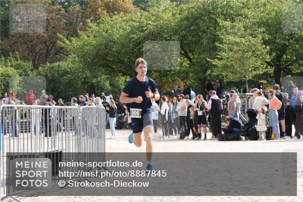 14.09.2025 - Stadtparktriathlon Strokosch-Dieckow http://msf.ph/oto/8887845 14.09.2025 11:52:08 Ziel 806 meine-sportfotos.de