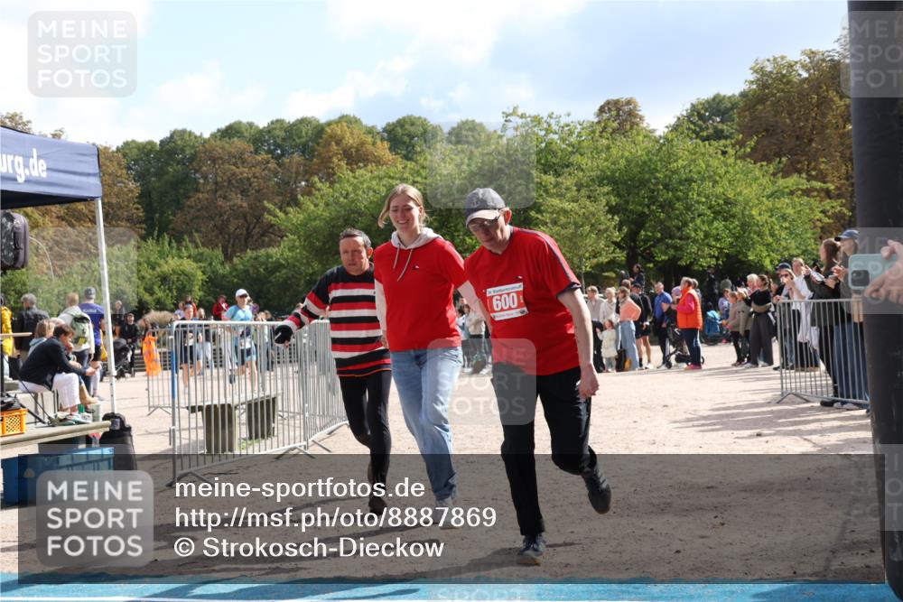 14.09.2025 - Stadtparktriathlon Strokosch-Dieckow http://msf.ph/oto/8887869 14.09.2025 11:52:49 Ziel 600, 875, 880, 888 meine-sportfotos.de