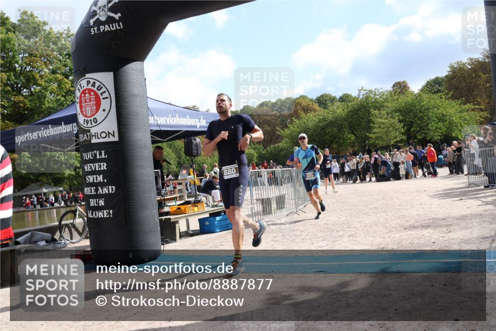14.09.2025 - Stadtparktriathlon Strokosch-Dieckow http://msf.ph/oto/8887877 14.09.2025 11:52:53 Ziel 600, 628, 849, 875, 880, 888 meine-sportfotos.de