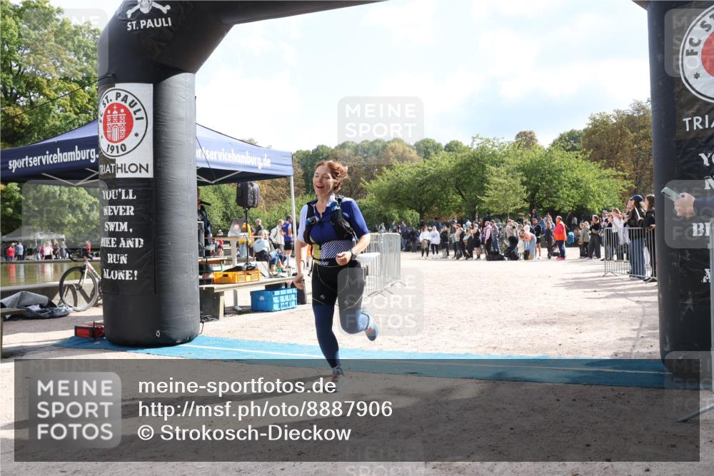 14.09.2025 - Stadtparktriathlon Strokosch-Dieckow http://msf.ph/oto/8887906 14.09.2025 11:53:37 Ziel 671 meine-sportfotos.de