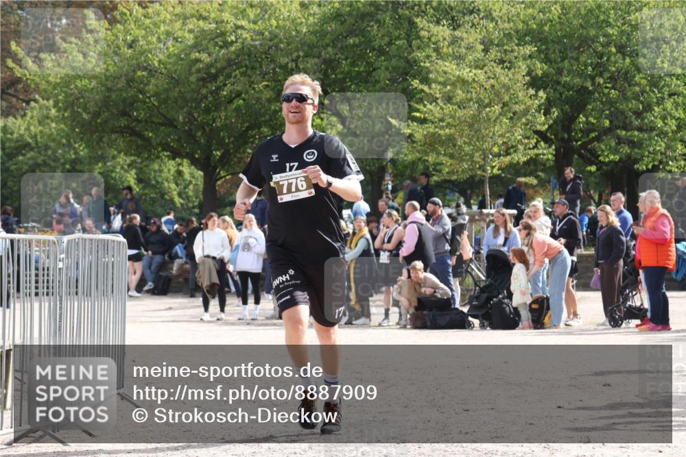 14.09.2025 - Stadtparktriathlon Strokosch-Dieckow http://msf.ph/oto/8887909 14.09.2025 11:53:55 Ziel 776 meine-sportfotos.de
