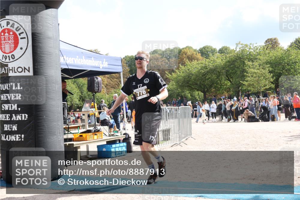 14.09.2025 - Stadtparktriathlon Strokosch-Dieckow http://msf.ph/oto/8887913 14.09.2025 11:53:57 Ziel 776 meine-sportfotos.de