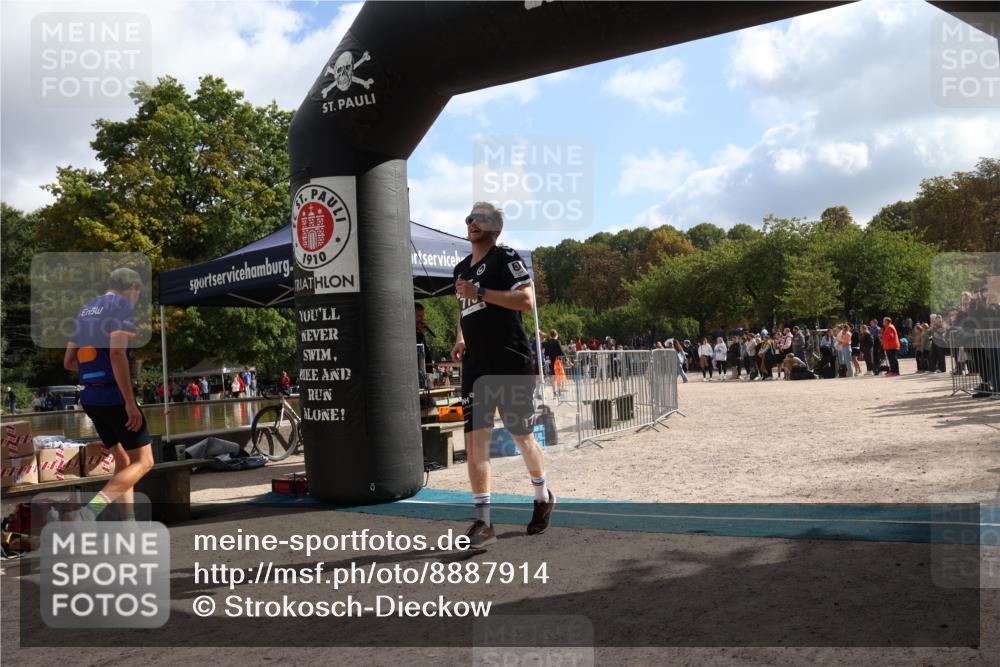 14.09.2025 - Stadtparktriathlon Strokosch-Dieckow http://msf.ph/oto/8887914 14.09.2025 11:53:58 Ziel 776, 909 meine-sportfotos.de